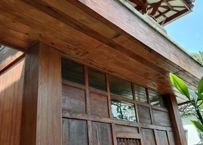 アパート Sunrise Wood House ウブド